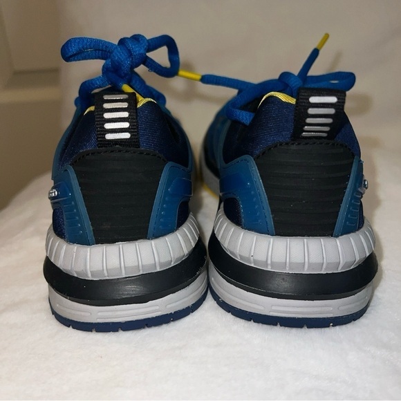 Boys Skechers Hyperjolt Size 11.5 Gently Preloved EC - Picture 2 of 7